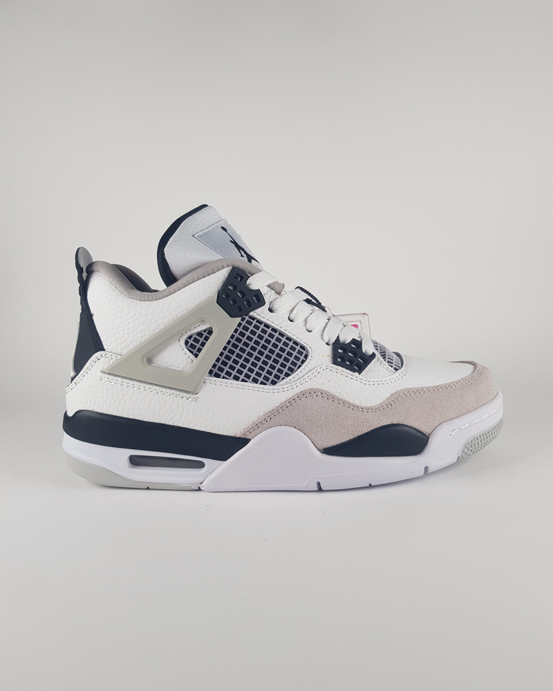 کفش روزمره زنانه جردن فور سفید مشکی AIR JORDAN 4 RETRO (white-black-neutral grey )