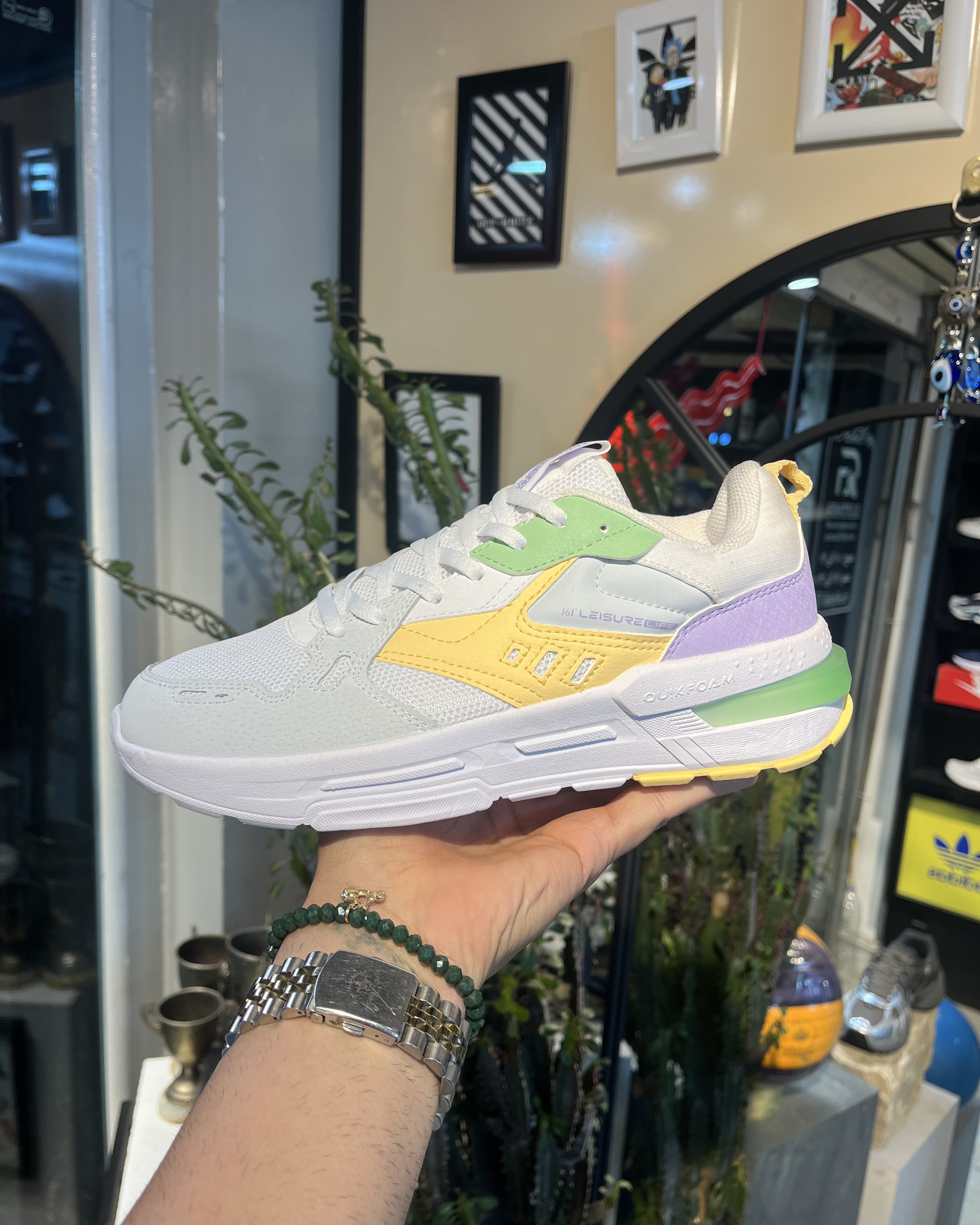 کتونی رانینگ برند ۳۶۱ زنانه رنگ سفید زرد