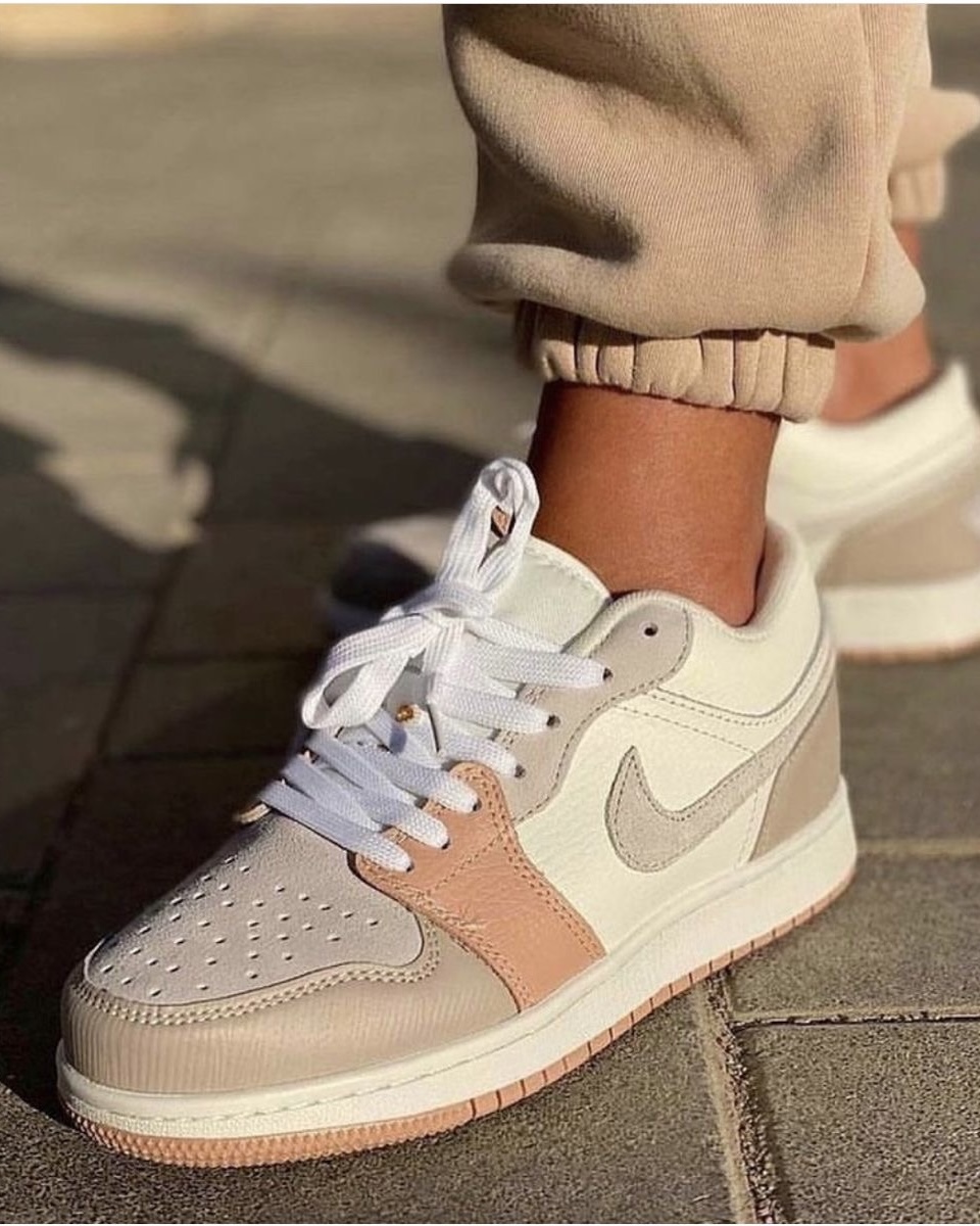 کفش روزمره نایک رنگ کرم قهوه ای مدل جردن وان میلان