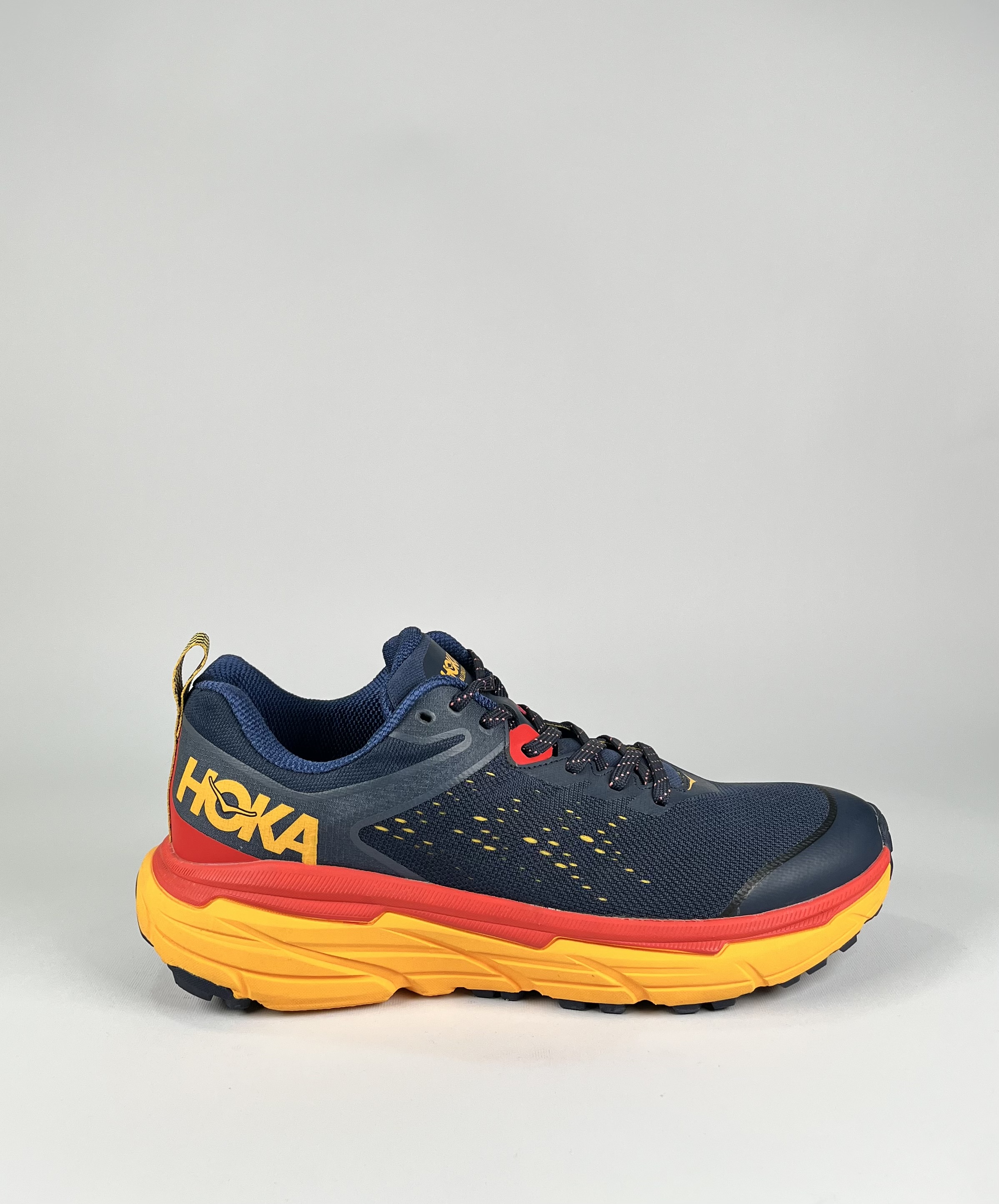 کفش ورزشی مردانه هوکا سرمه ای زیره نارنجی و زرد