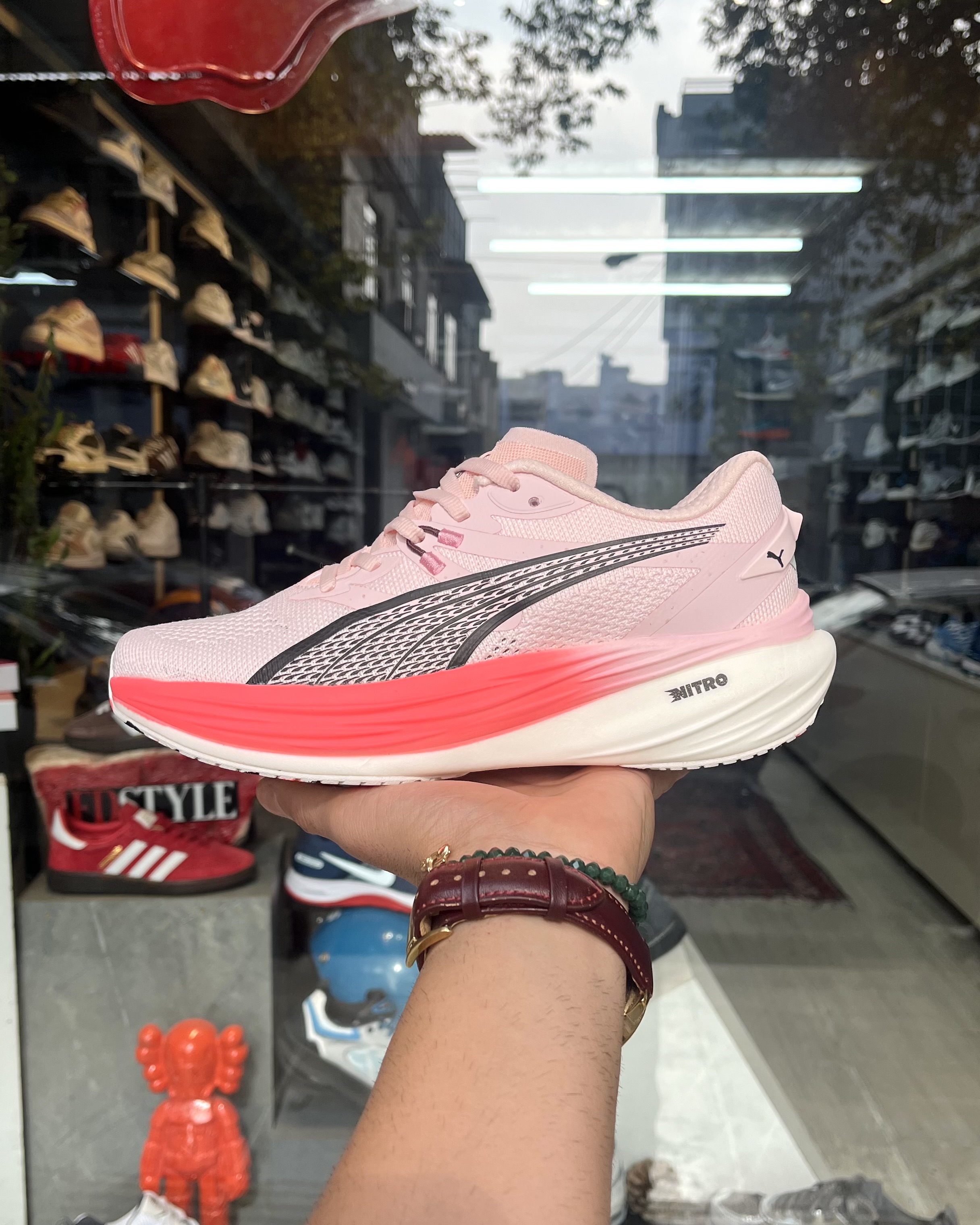 کتونی ورزشی و روزمره زنانه برند  رنگ صورتی مدل نیترو