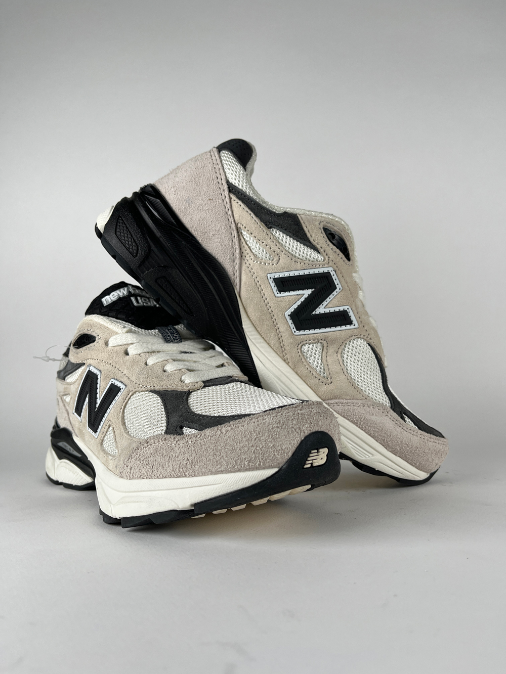 کفش روزمره زنانه نیوبالانس 990 کرمی لوگو مشکی NEW BALANCE 990 (cream-black)