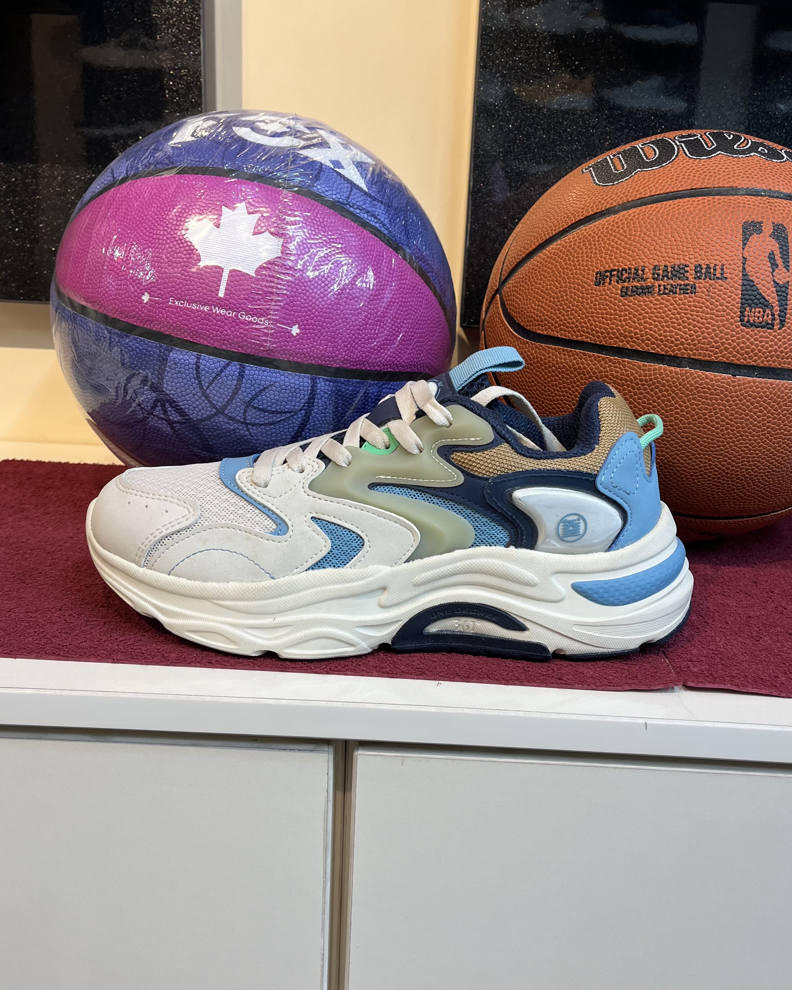 کتونی روزمره برند ۳۶۱ زنانه رنگ کرم آبی